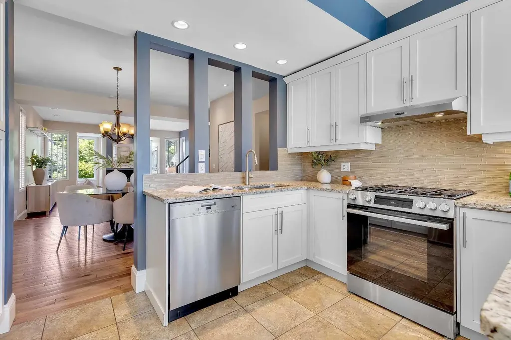 2215 3 Avenue NW Calgary AB T2N0K7