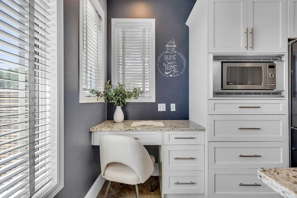 2215 3 Avenue NW Calgary AB T2N0K7
