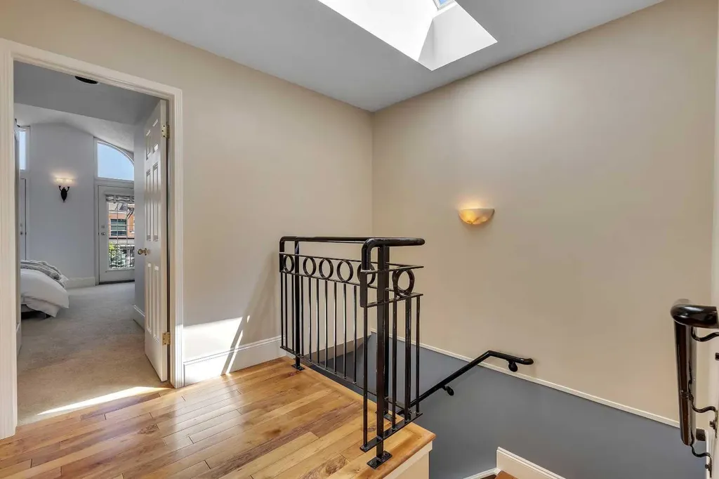 2215 3 Avenue NW Calgary AB T2N0K7
