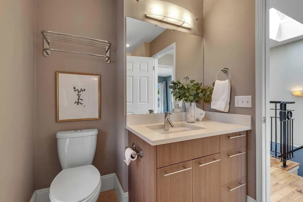 2215 3 Avenue NW Calgary AB T2N0K7