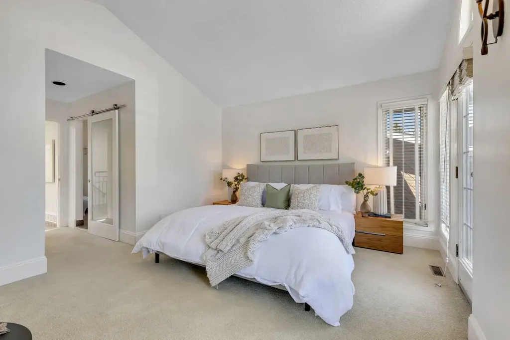 2215 3 Avenue NW Calgary AB T2N0K7
