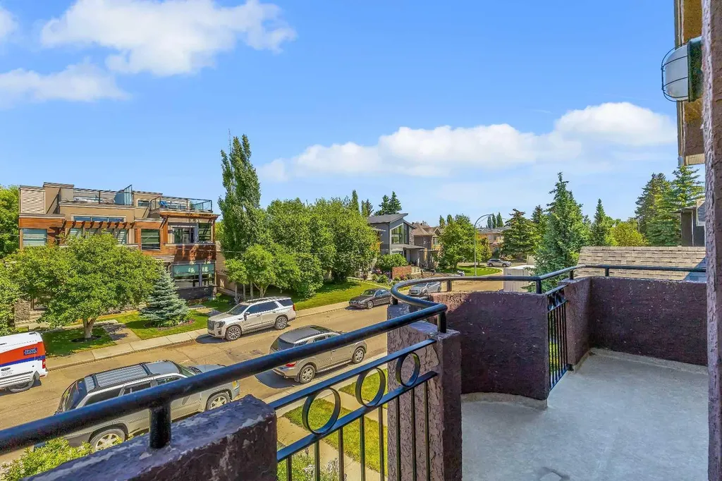 2215 3 Avenue NW Calgary AB T2N0K7