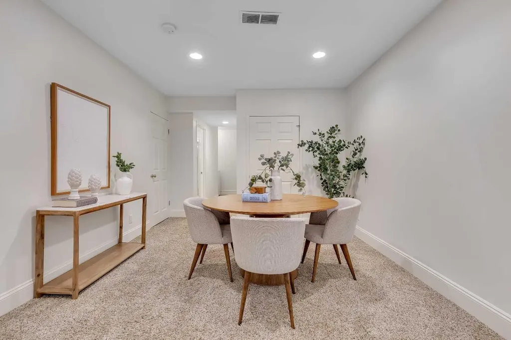 2215 3 Avenue NW Calgary AB T2N0K7