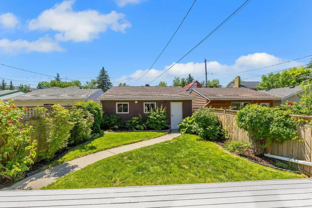2215 3 Avenue NW Calgary AB T2N0K7