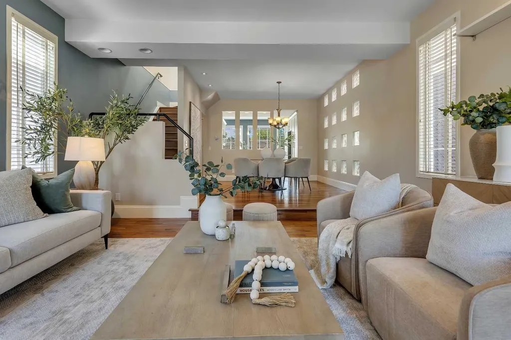2215 3 Avenue NW Calgary AB T2N0K7