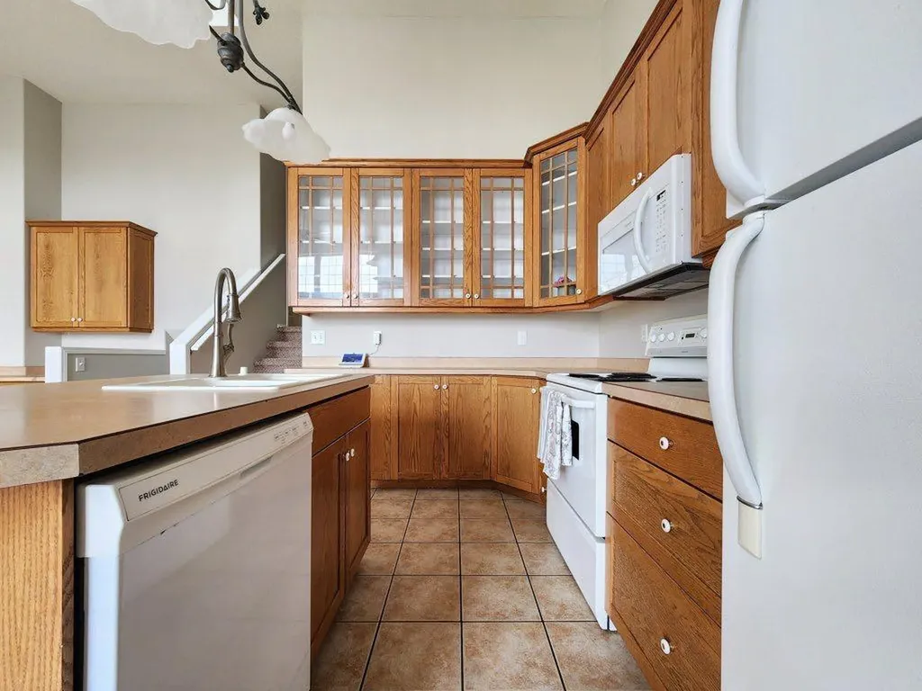 67 Blackfoot Boulevard W Lethbridge AB T1K 7N7