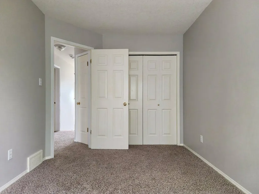 67 Blackfoot Boulevard W Lethbridge AB T1K 7N7