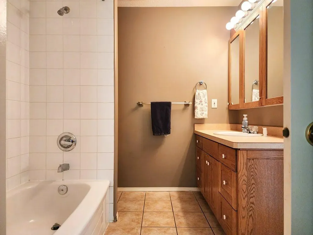 67 Blackfoot Boulevard W Lethbridge AB T1K 7N7