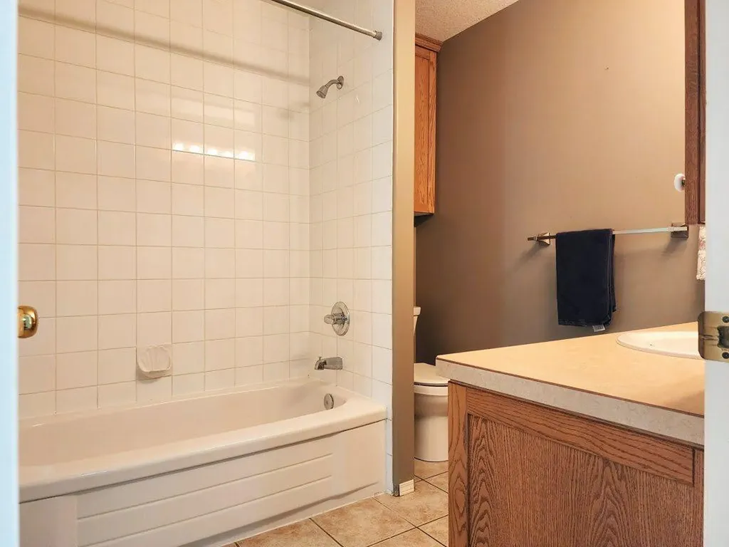 67 Blackfoot Boulevard W Lethbridge AB T1K 7N7