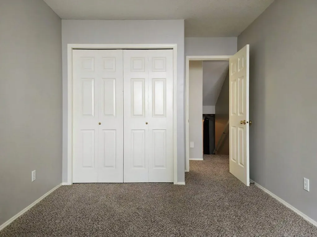 67 Blackfoot Boulevard W Lethbridge AB T1K 7N7