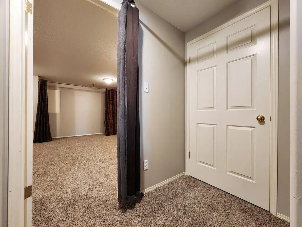 67 Blackfoot Boulevard W Lethbridge AB T1K 7N7