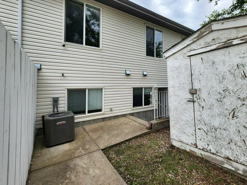 67 Blackfoot Boulevard W Lethbridge AB T1K 7N7