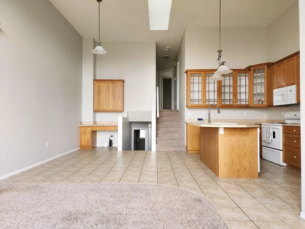 67 Blackfoot Boulevard W Lethbridge AB T1K 7N7