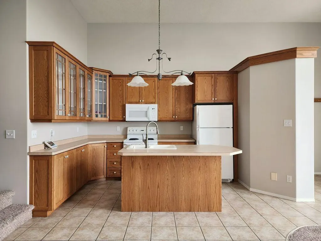 67 Blackfoot Boulevard W Lethbridge AB T1K 7N7