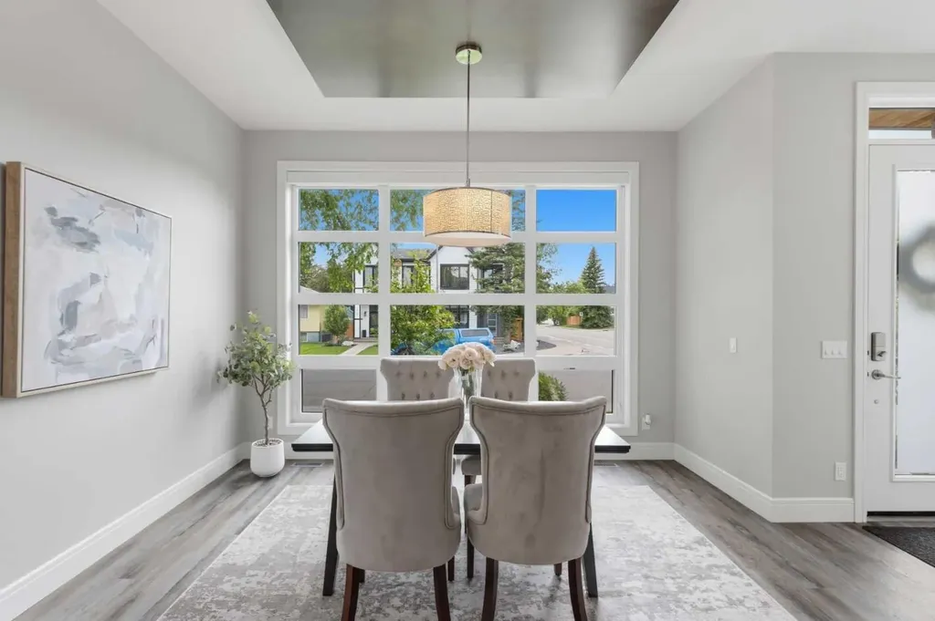 2052 46 Avenue SW Calgary AB T2T 2R9