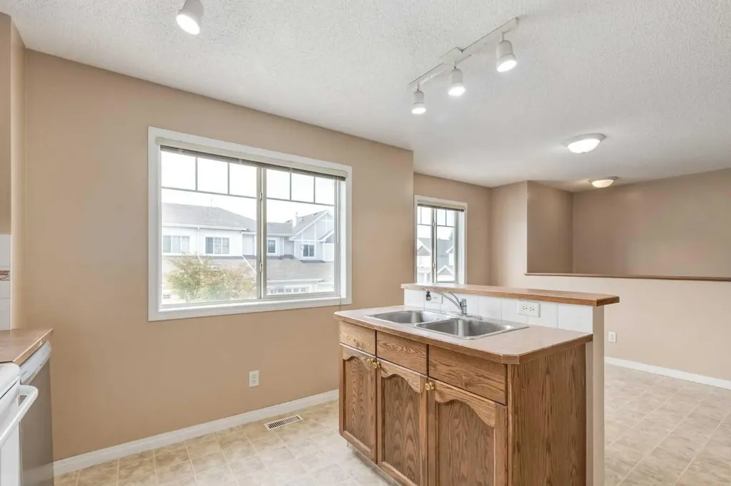 109 Hidden Creek Gardens NW Calgary AB T3A 6J4