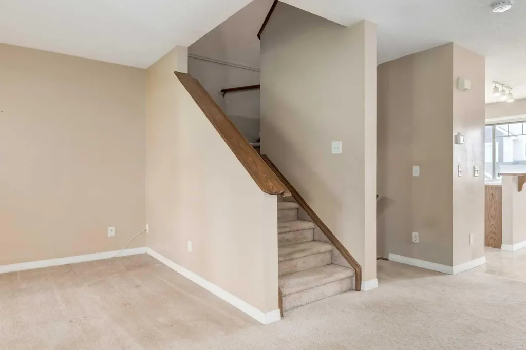 109 Hidden Creek Gardens NW Calgary AB T3A 6J4