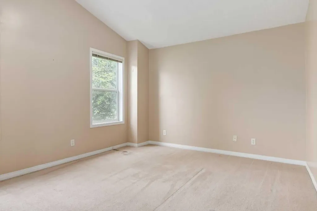 109 Hidden Creek Gardens NW Calgary AB T3A 6J4