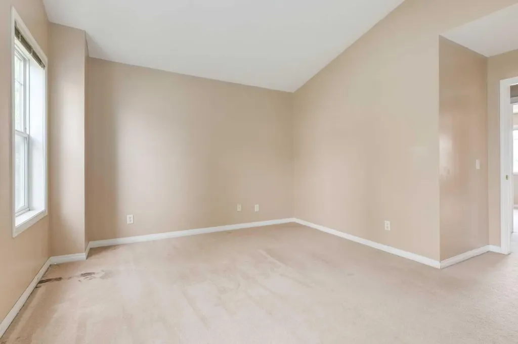 109 Hidden Creek Gardens NW Calgary AB T3A 6J4