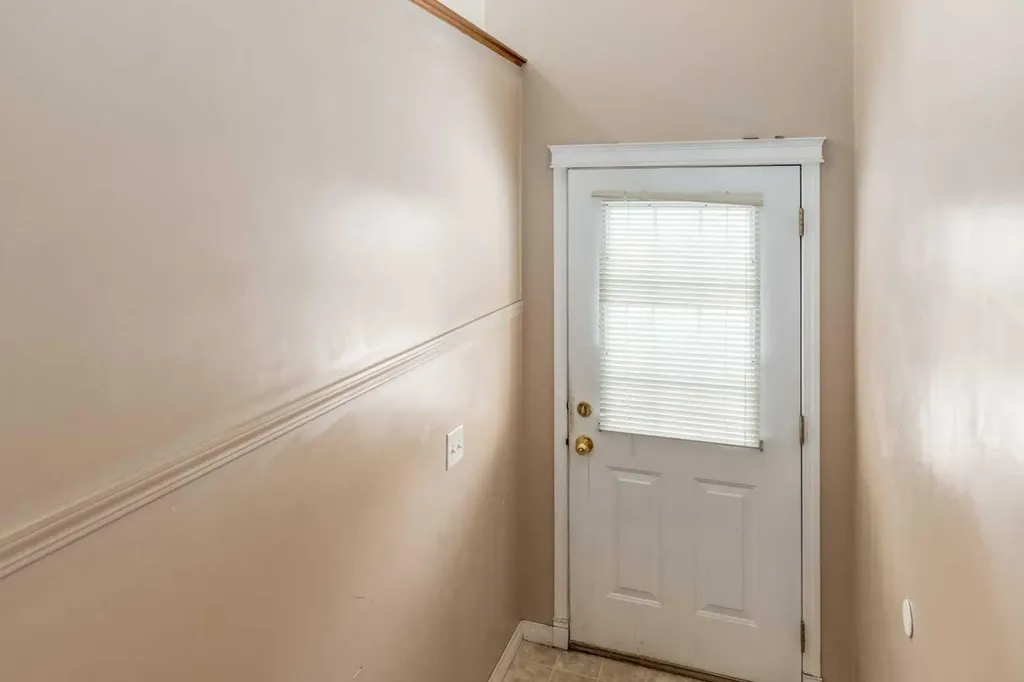 109 Hidden Creek Gardens NW Calgary AB T3A 6J4