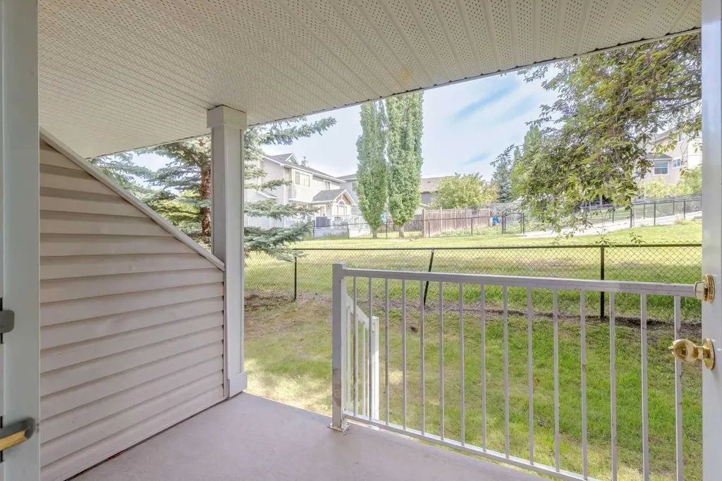 109 Hidden Creek Gardens NW Calgary AB T3A 6J4