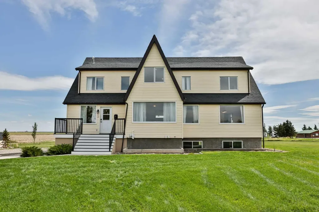 12 Aspen Arbor Raymond AB T0K 2S0