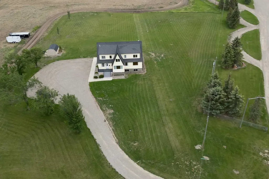 12 Aspen Arbor Raymond AB T0K 2S0