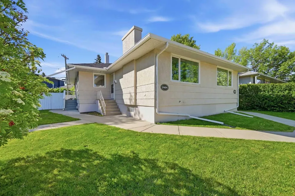 2404 & 2406 Richmond Road SW Calgary AB T2T 5E4