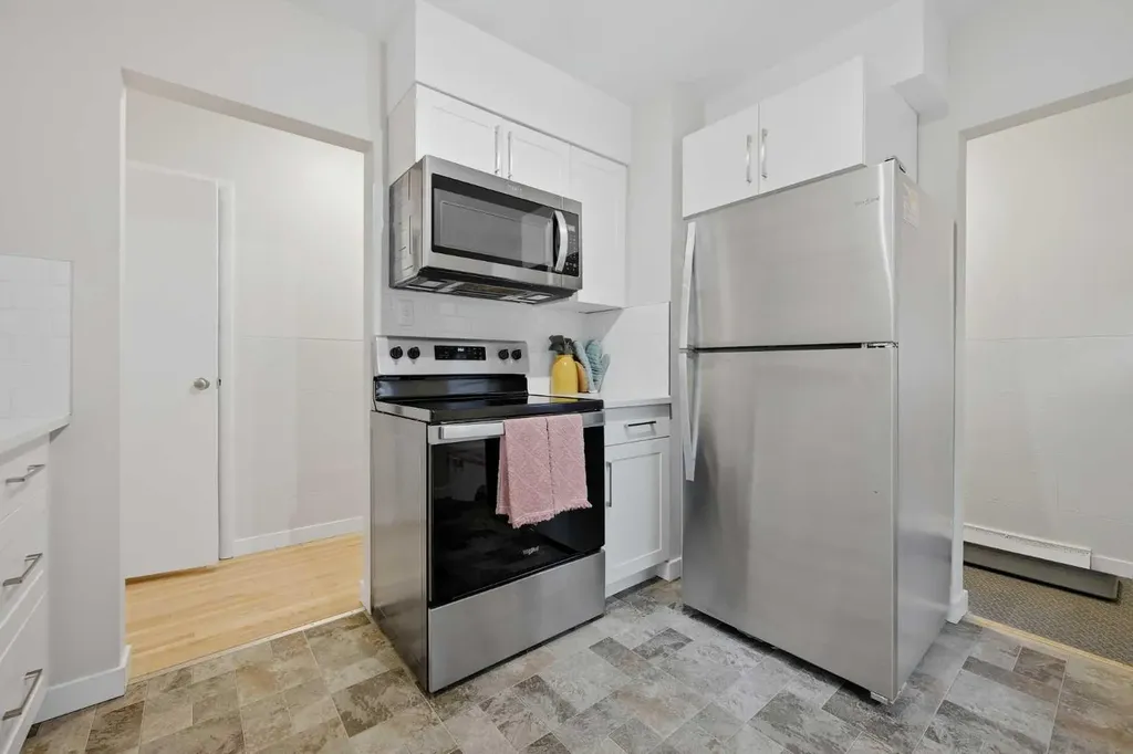 2404 & 2406 Richmond Road SW Calgary AB T2T 5E4