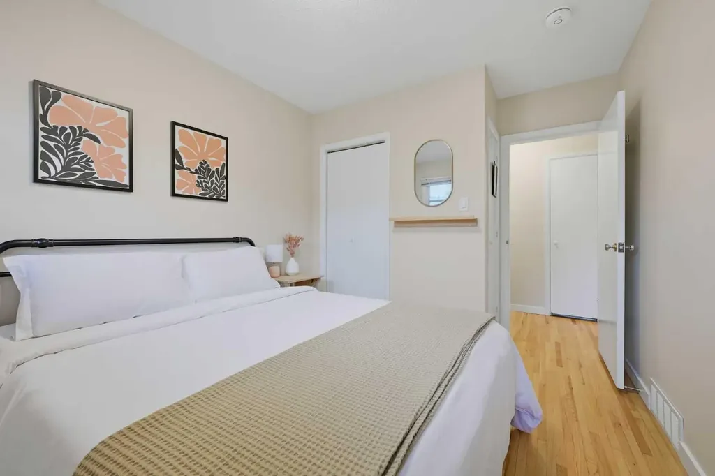 2404 & 2406 Richmond Road SW Calgary AB T2T 5E4