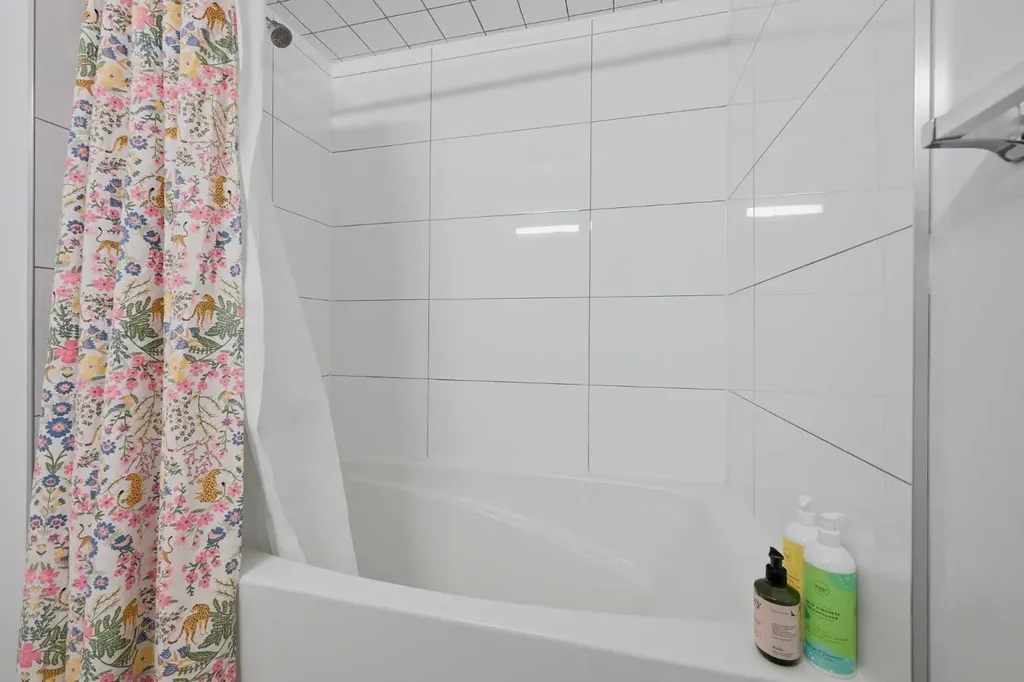 2404 & 2406 Richmond Road SW Calgary AB T2T 5E4