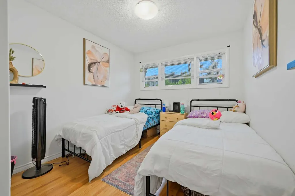 2404 & 2406 Richmond Road SW Calgary AB T2T 5E4