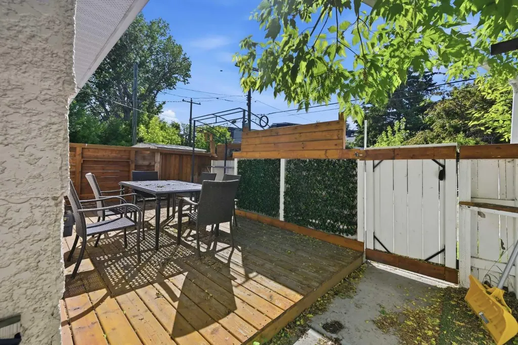 2404 & 2406 Richmond Road SW Calgary AB T2T 5E4