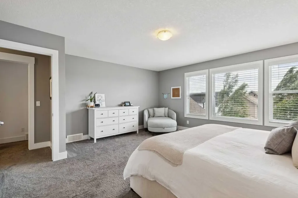48 Masters Common SE Calgary AB T3M 2B8