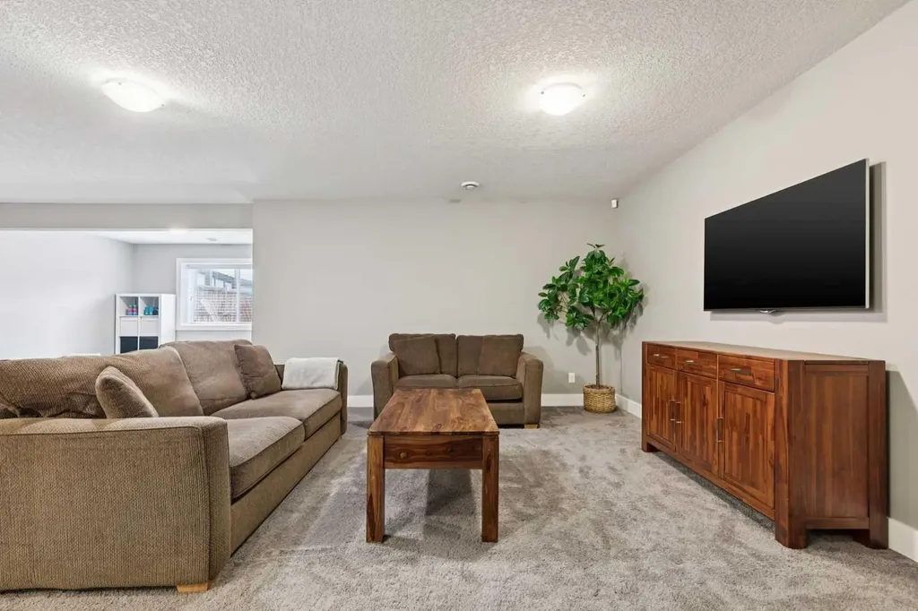 48 Masters Common SE Calgary AB T3M 2B8