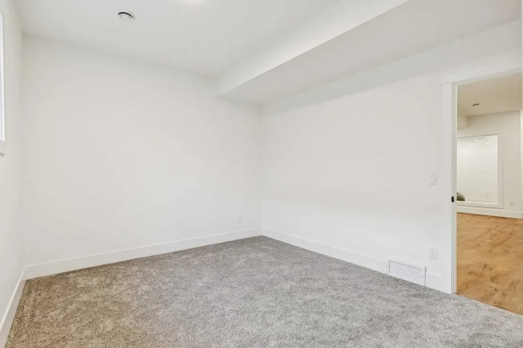 2428 27 Street SW Calgary AB T3E 2G3