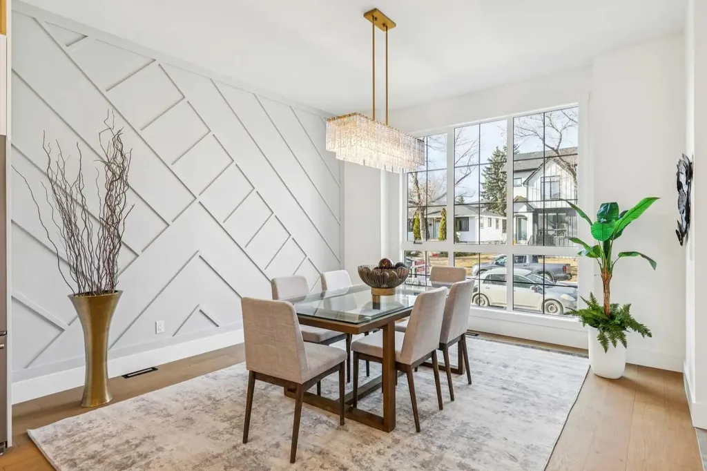 2428 27 Street SW Calgary AB T3E 2G3