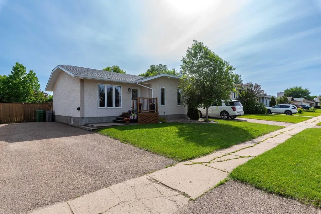 4605 32 Street Lloydminster SK S9V 1N6