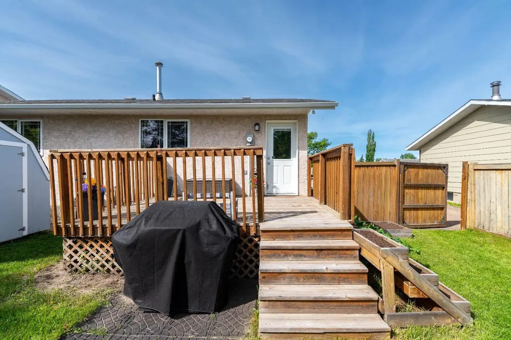 4605 32 Street Lloydminster SK S9V 1N6