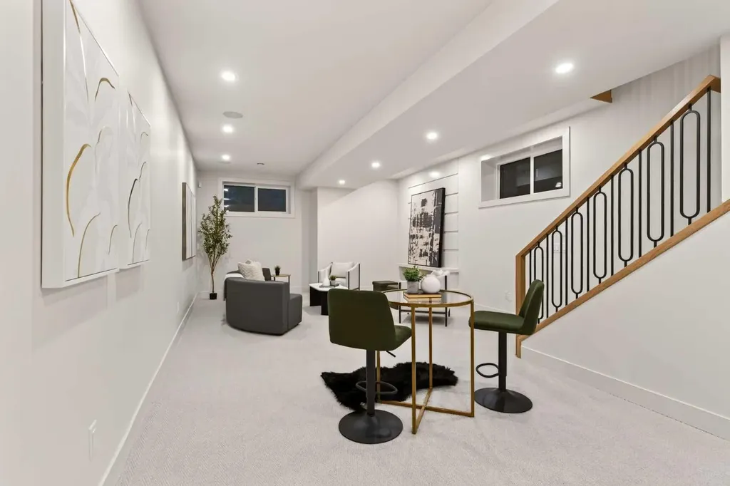 727 15 Street NW Calgary AB T2N 2B3