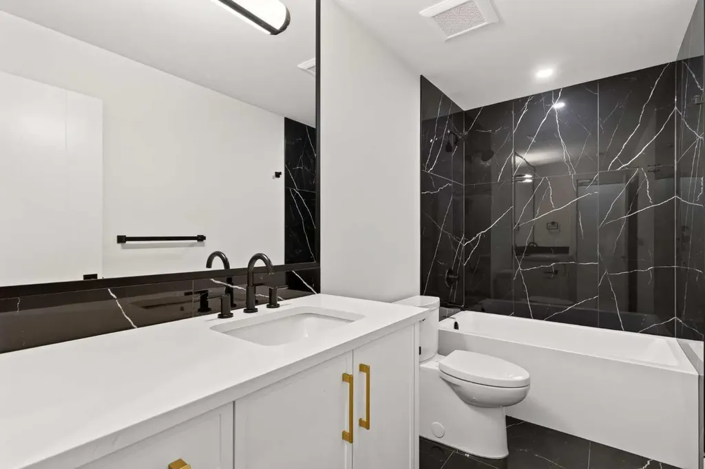 727 15 Street NW Calgary AB T2N 2B3