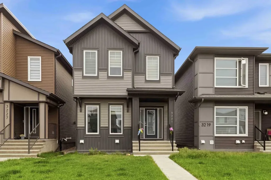 3223 Chinook Winds Drive SW Airdrie AB T4B 5S8