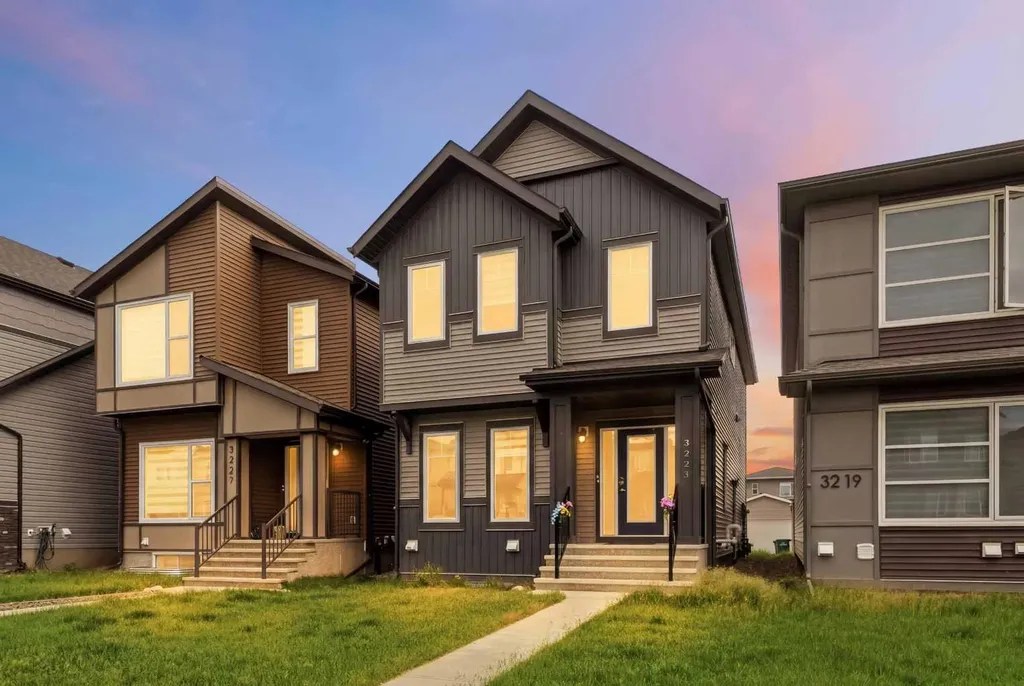 3223 Chinook Winds Drive SW Airdrie AB T4B 5S8