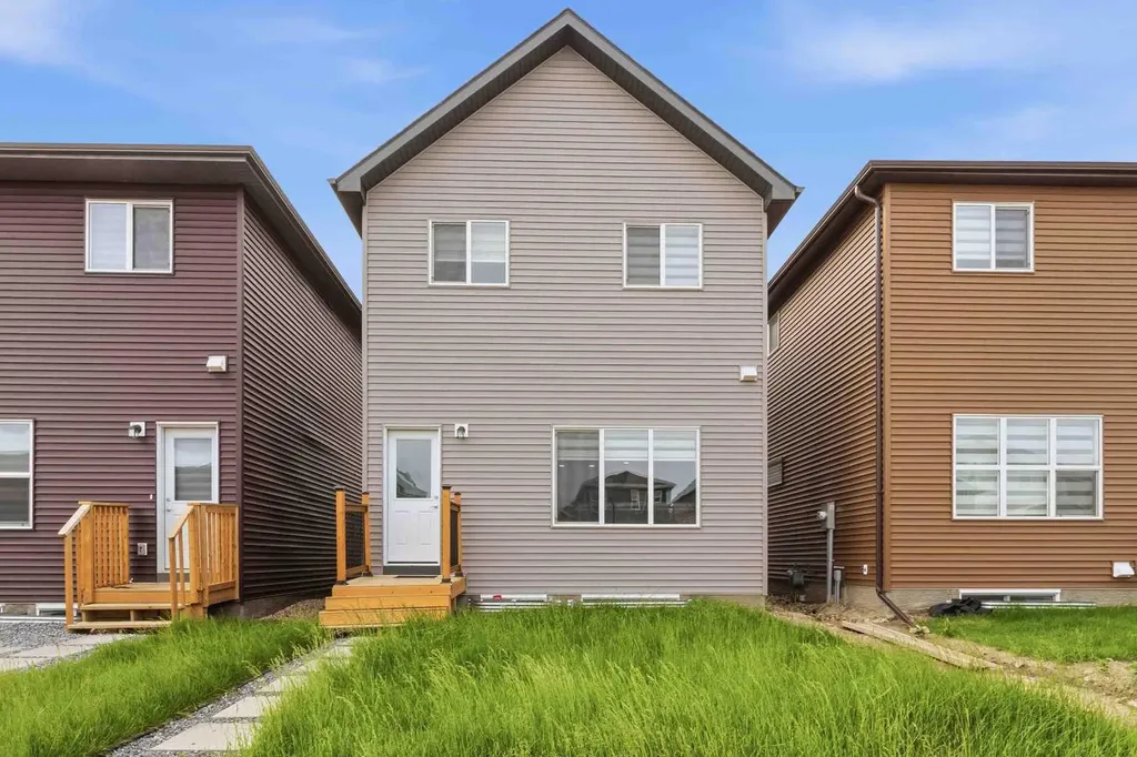 3223 Chinook Winds Drive SW Airdrie AB T4B 5S8