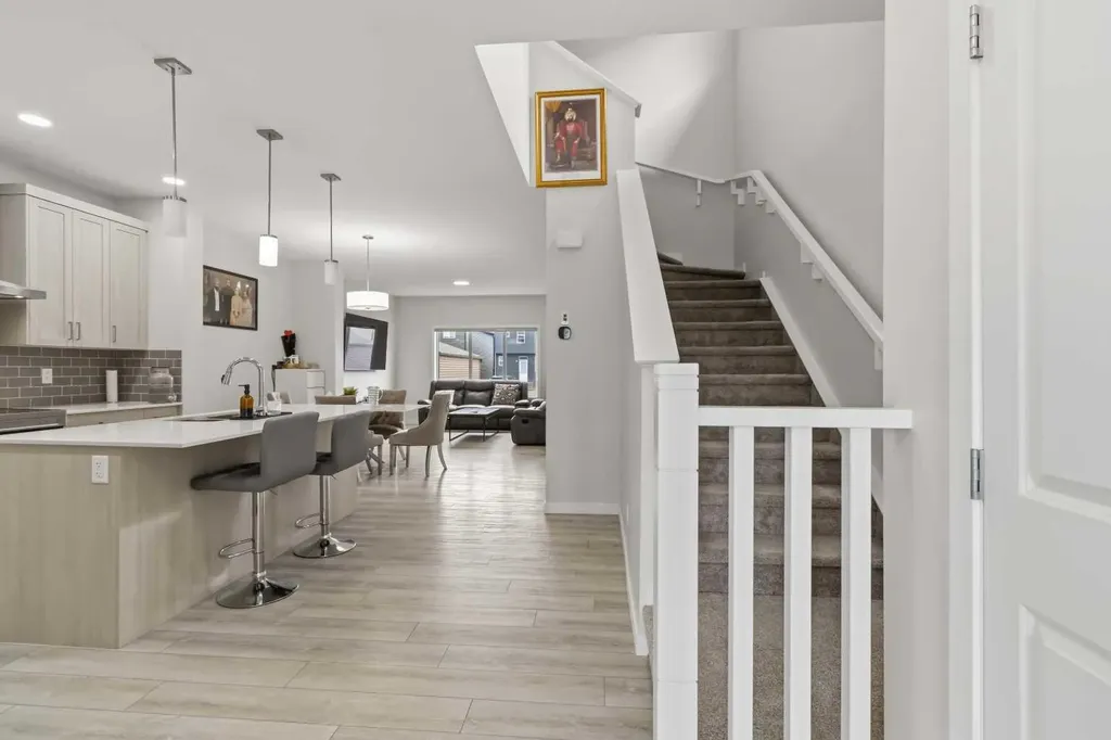 3223 Chinook Winds Drive SW Airdrie AB T4B 5S8