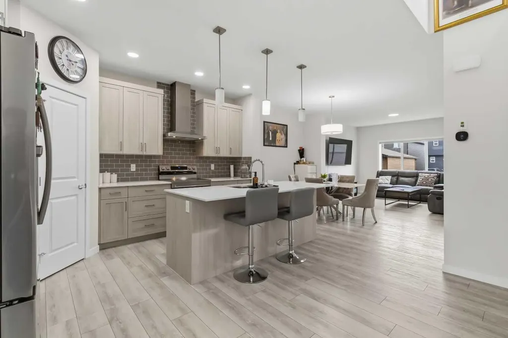 3223 Chinook Winds Drive SW Airdrie AB T4B 5S8