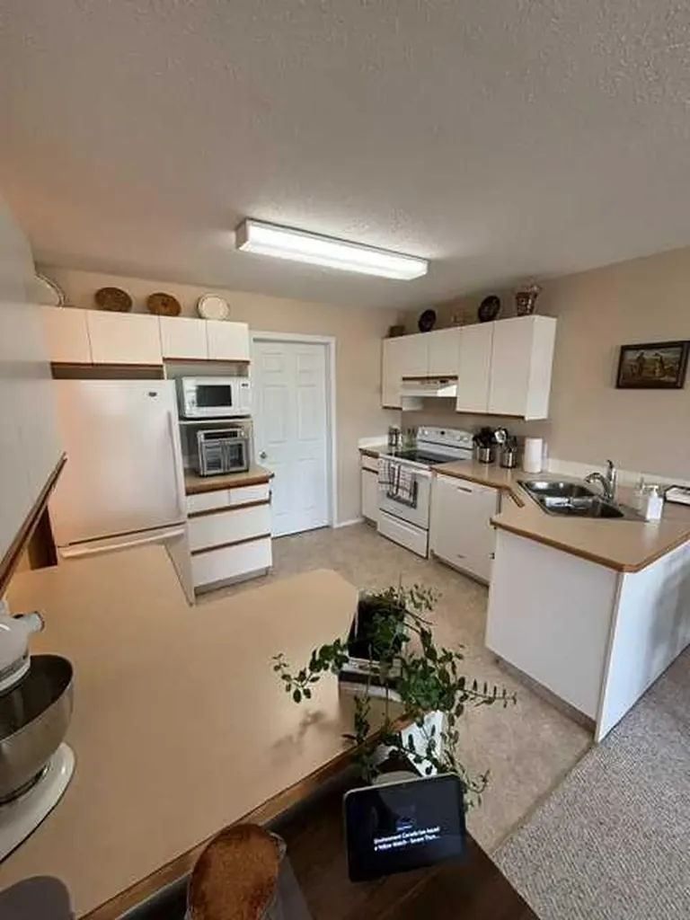 105 7 Avenue SE High River AB t1v1v8