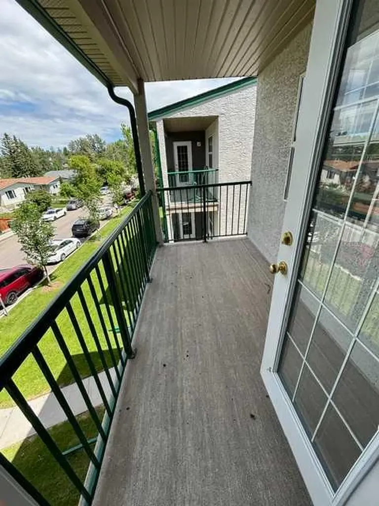 105 7 Avenue SE High River AB t1v1v8