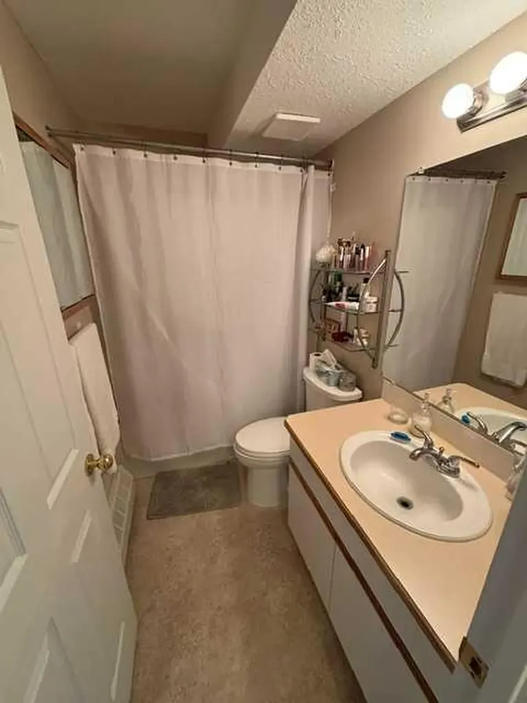105 7 Avenue SE High River AB t1v1v8