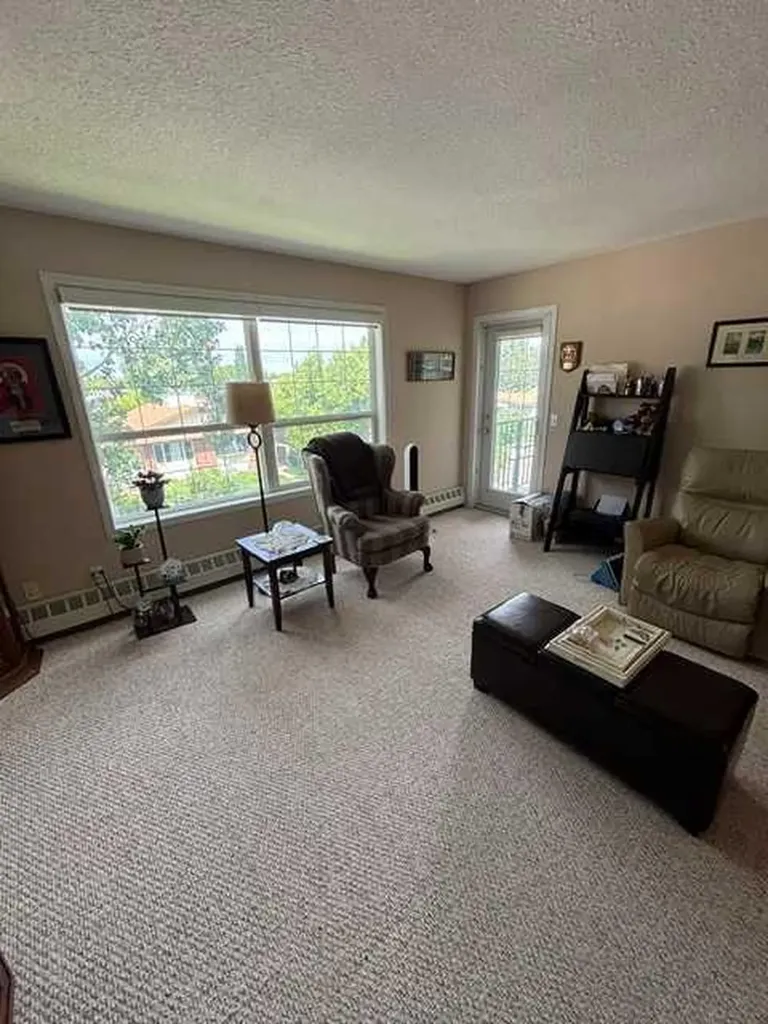 105 7 Avenue SE High River AB t1v1v8